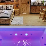Tatry Mountain Glamp Z Jacuzzi Luxury tent Zakopane