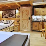 Luxury tent Tatry Mountain Glamp Z Jacuzzi Zakopane
