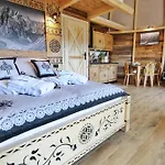 Tatry Mountain Glamp Z Jacuzzi Luxury tent Zakopane