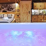 Tatry Mountain Glamp Z Jacuzzi Luxury tent