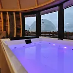 Luxury tent Tatry Mountain Glamp Z Jacuzzi