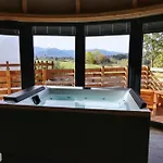 Tatry Mountain Glamp Z Jacuzzi Luxury tent *