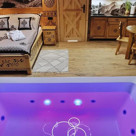 Tatry Mountain Glamp Z Jacuzzi Luxury tent Zakopane