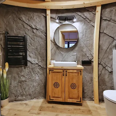 Tatry Mountain Glamp Z Jacuzzi * زاكوباني
