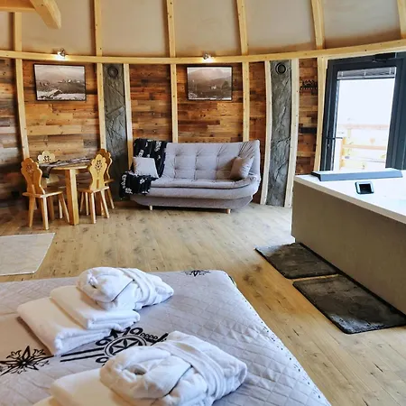 Tatry Mountain Glamp Z Jacuzzi Luxury tent