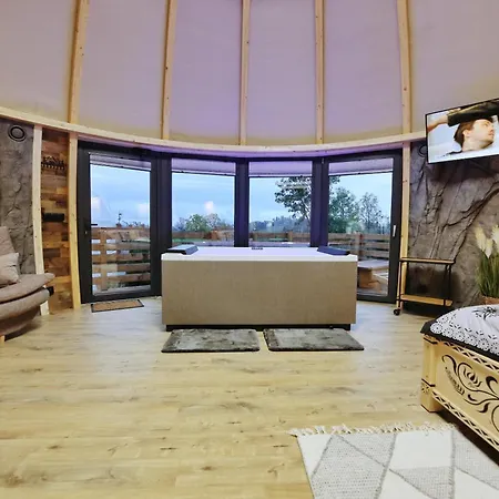 Luxury tent Tatry Mountain Glamp Z Jacuzzi