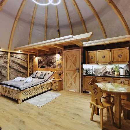 Tatry Mountain Glamp Z Jacuzzi Luxury tent Zakopane