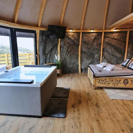 Luxury tent Tatry Mountain Glamp Z Jacuzzi Zakopane