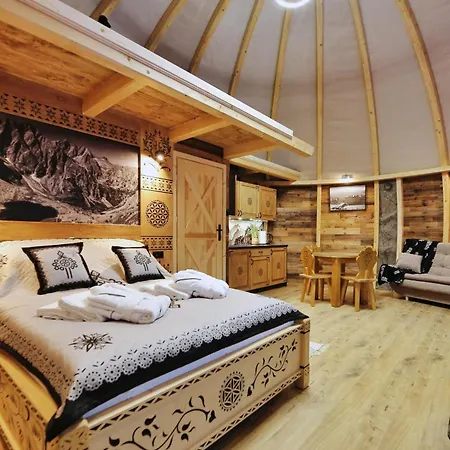 Tatry Mountain Glamp Z Jacuzzi Luxury tent
