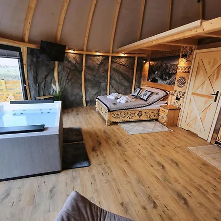 Luxury tent Tatry Mountain Glamp Z Jacuzzi Zakopane