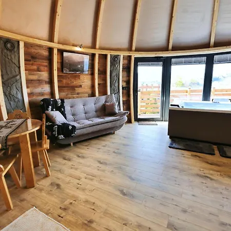 Tatry Mountain Glamp Z Jacuzzi * زاكوباني