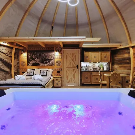 Luxury tent Tatry Mountain Glamp Z Jacuzzi