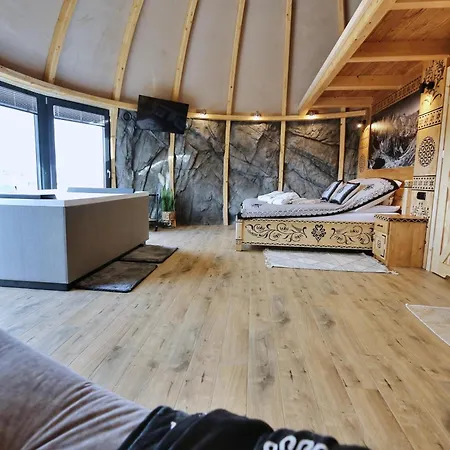 Luxury tent Tatry Mountain Glamp Z Jacuzzi Zakopane