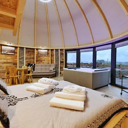 Tatry Mountain Glamp Z Jacuzzi Luxury tent Zakopane