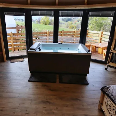 خيمة فخمة Tatry Mountain Glamp Z Jacuzzi *