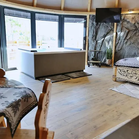Tatry Mountain Glamp Z Jacuzzi *