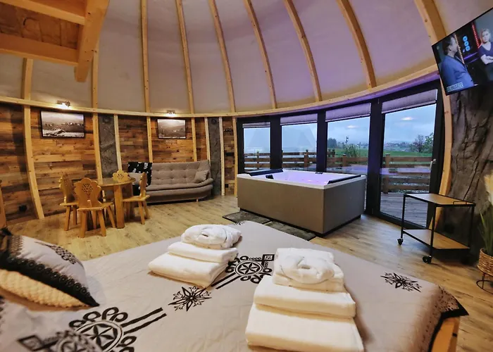 Luksusowy namiot Tatry Mountain Glamp Z Jacuzzi *