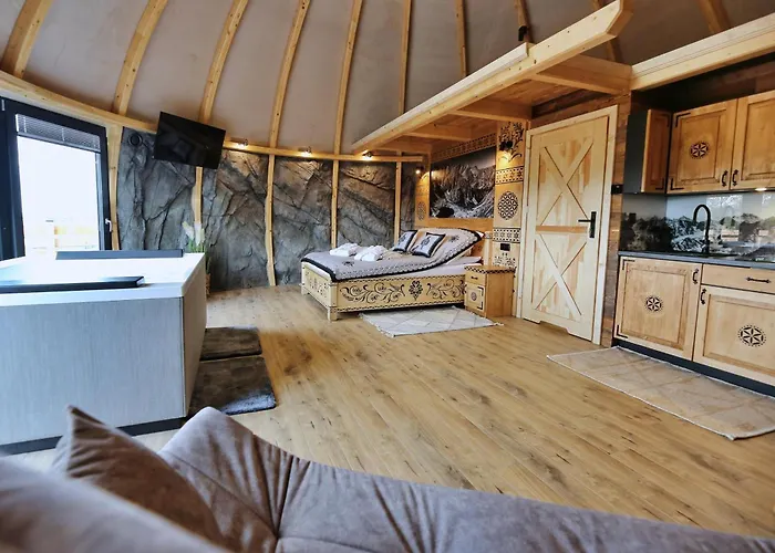 Luksusowy namiot Tatry Mountain Glamp Z Jacuzzi *